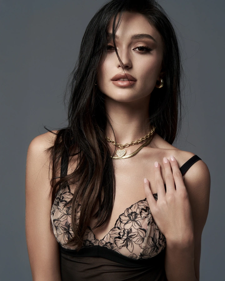 Long chemise with side slit & thong