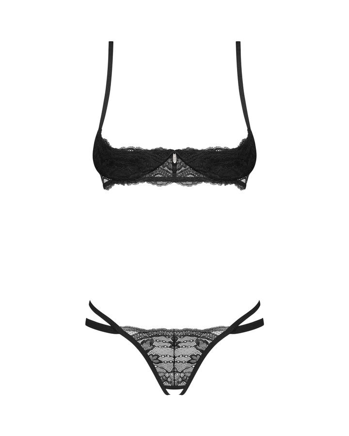 Lace set with an open design