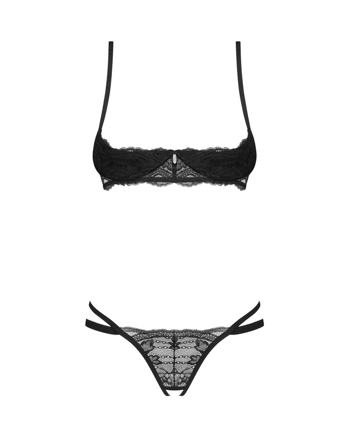 Lace set with an open design