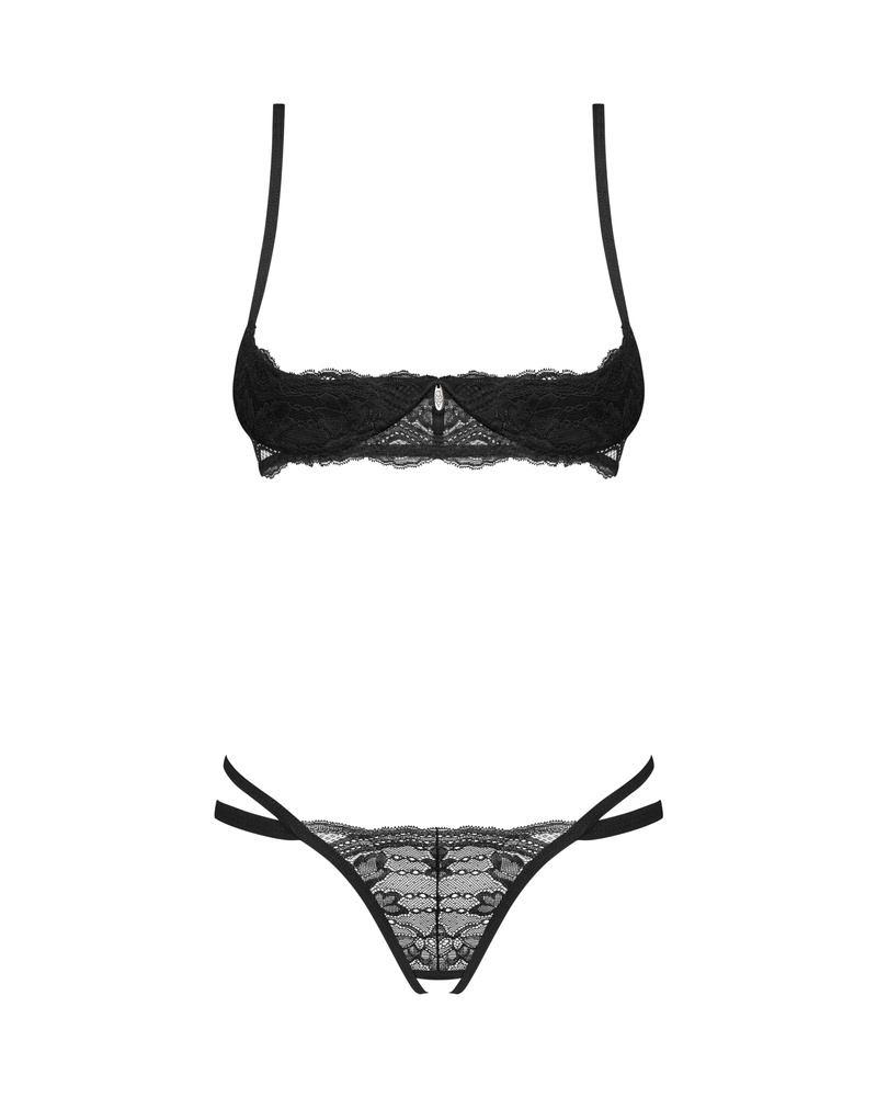 Lace set with an open design